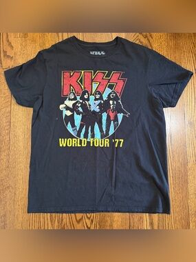 KISS Vintage Style Black Short Sleeve Tee World Tour '77 Size Large